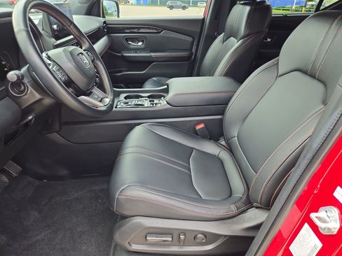 Certified 2024 Honda Pilot TrailSport image 15
