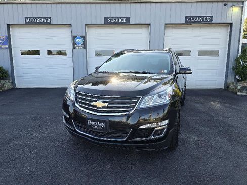 Used 2016 Chevrolet Traverse LT image 2