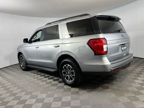 Used 2024 Ford Expedition XLT image 12