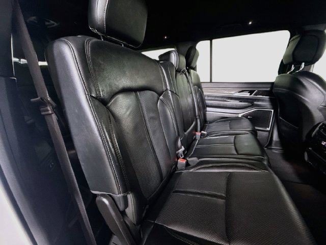 Used 2024 Jeep Wagoneer L Series II w/ Flexible Seating Group RWD image 26