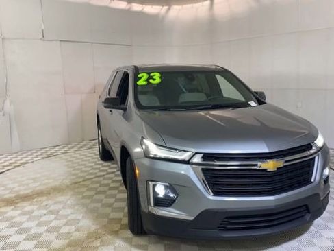 Certified 2023 Chevrolet Traverse LS FWD image 5