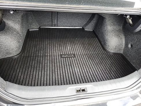 Used 2019 Nissan Altima 2.5 Platinum image 9