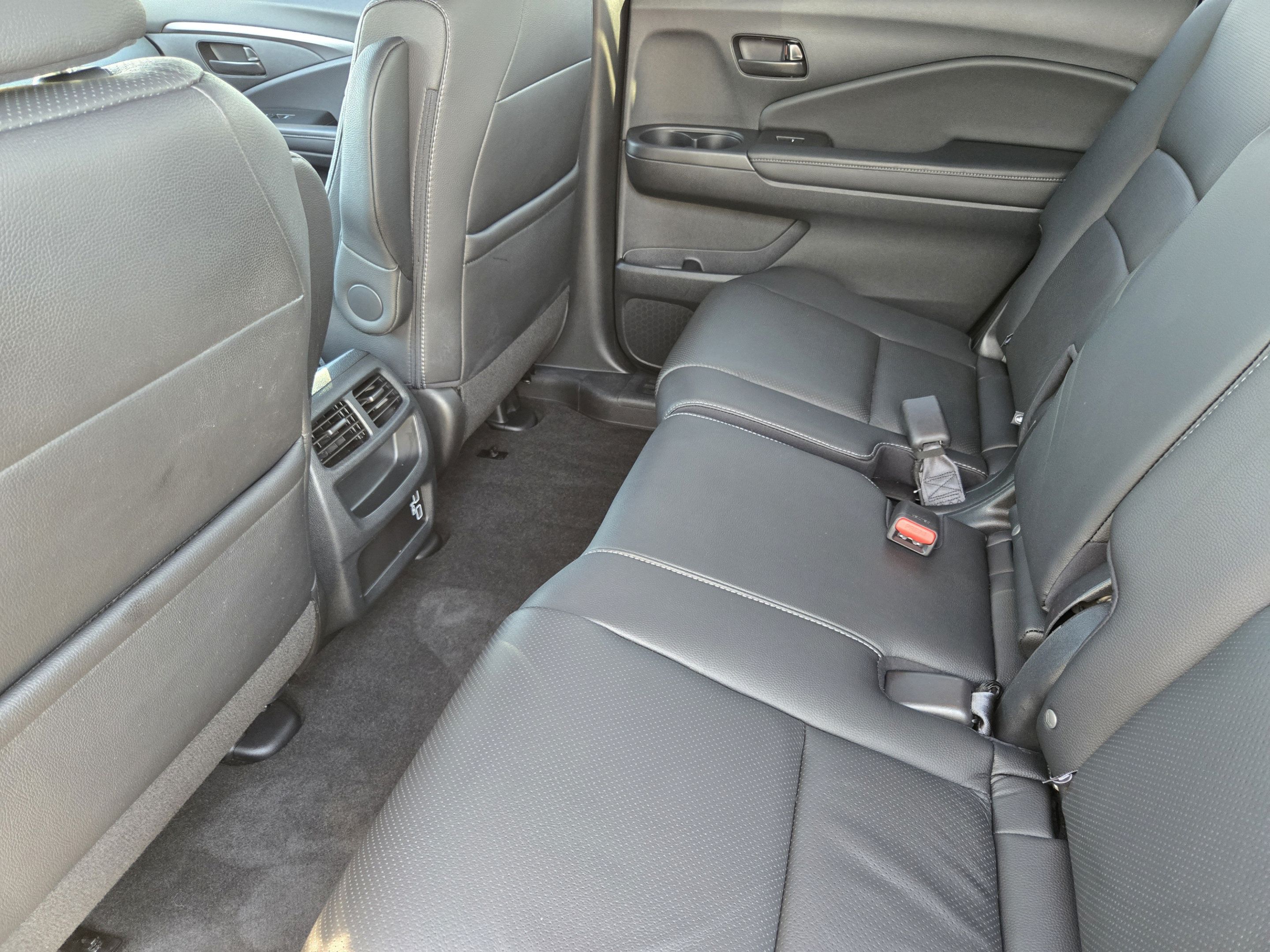 Used 2023 Honda Passport EX-L image 27