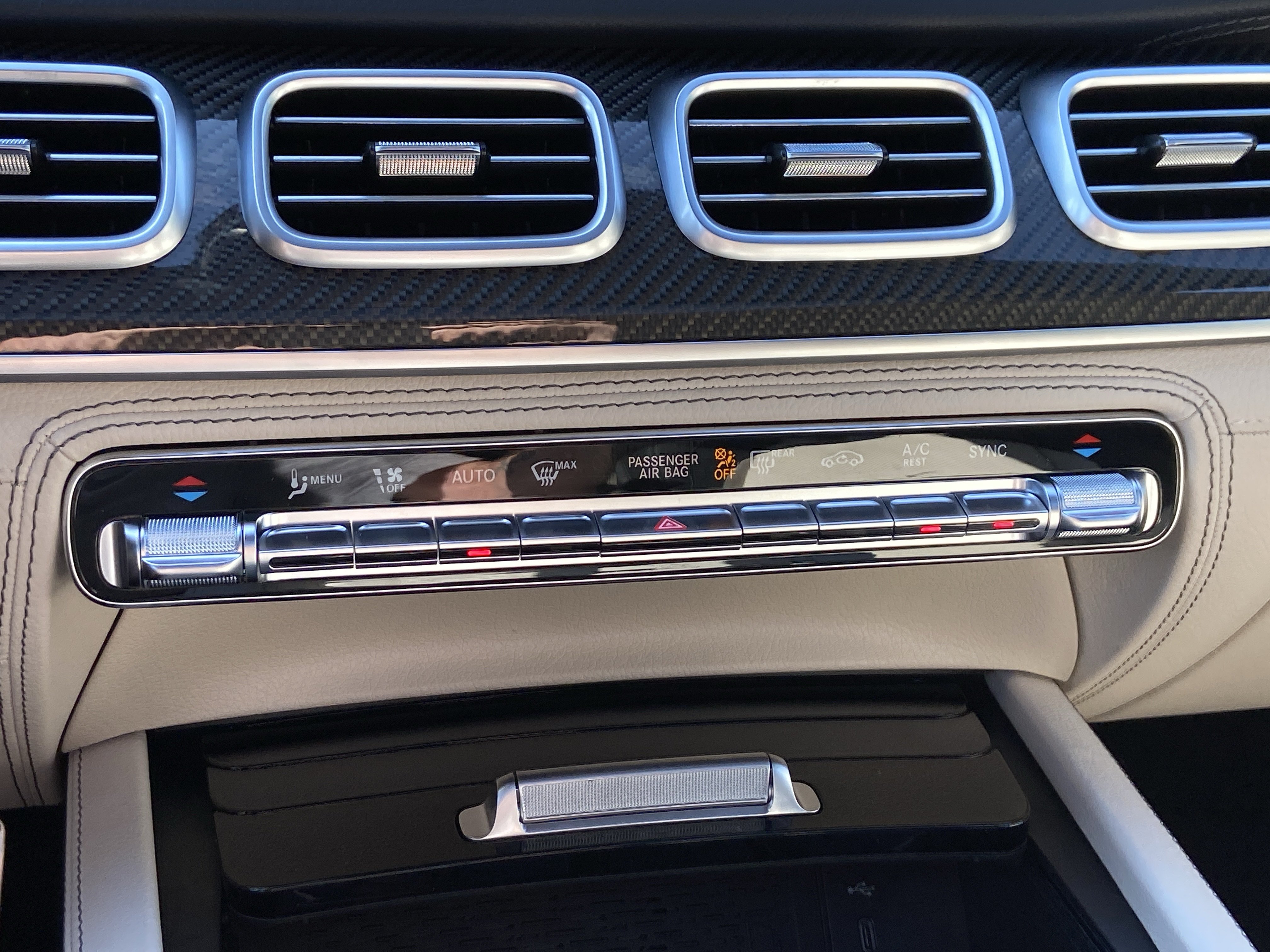 New 2026 Mercedes-Benz GLE 53 AMG 4MATIC Coupe image 30