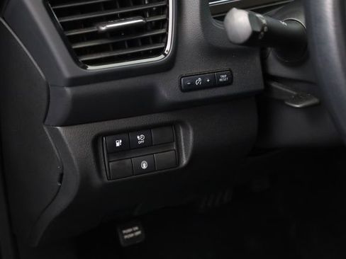 Used 2024 Nissan Leaf S image 12