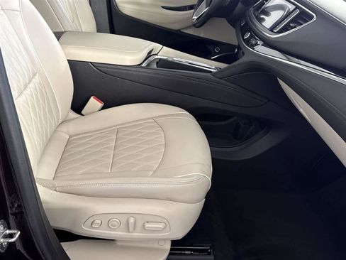 Used 2022 Buick Enclave Avenir w/ Avenir Technology Package image 16