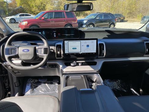 New 2025 Ford Expedition Max Active image 5