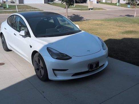 Used 2021 Tesla Model 3 Standard Range Plus RWD image 4