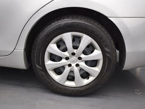 Used 2009 Toyota Camry LE image 29