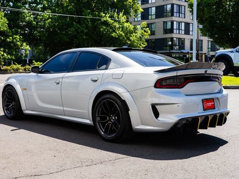 Used 2020 Dodge Charger Scat Pack RWD image 4