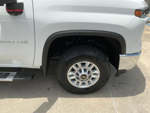Used 2025 Chevrolet Silverado 2500 LT w/ Safety Package AWD/4WD image 7