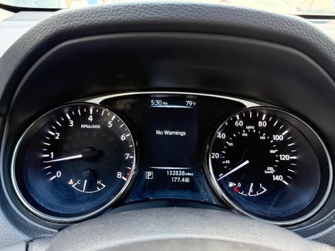 Used 2016 Nissan Rogue S AWD/4WD image 42