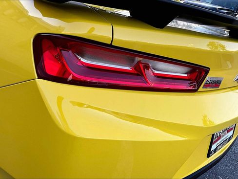 Used 2018 Chevrolet Camaro LT w/ Technology Package RWD image 26