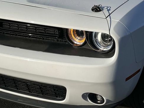 Used 2019 Dodge Challenger SXT w/ Driver Convenience Group image 10