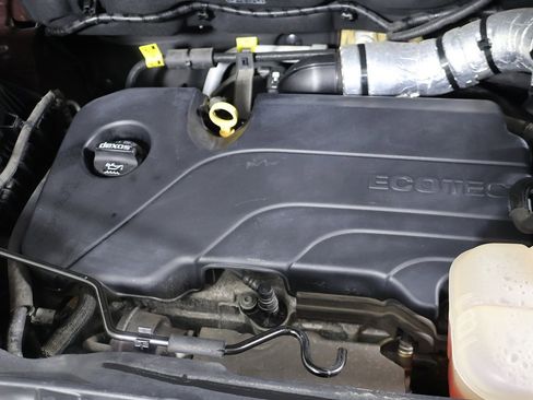 Used 2021 Chevrolet Trax LT image 12