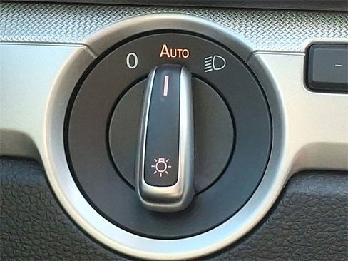 Used 2018 Volkswagen Passat 2.0T R-Line image 20