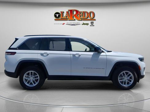 Used 2025 Jeep Grand Cherokee Laredo X w/ Luxury Tech Group I image 8