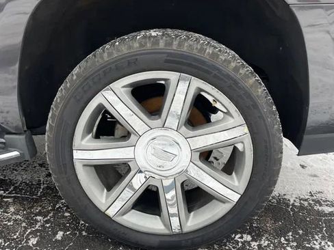 Used 2018 Cadillac Escalade Luxury image 7
