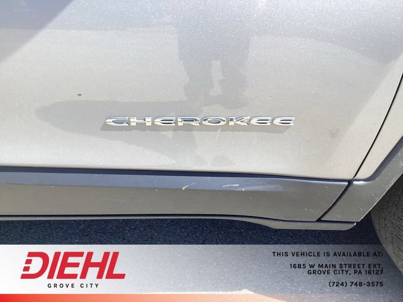 Used 2022 Jeep Cherokee Latitude Lux AWD/4WD image 10
