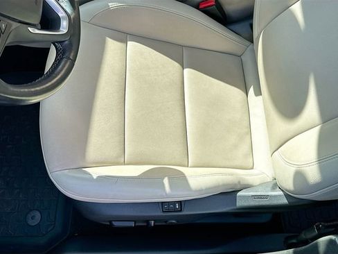 Used 2019 Buick Regal Essence w/ Driver Confidence Package I image 21