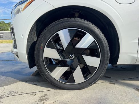 Certified 2023 Volvo XC60 T8 Plus w/ Climate Package AWD/4WD image 27