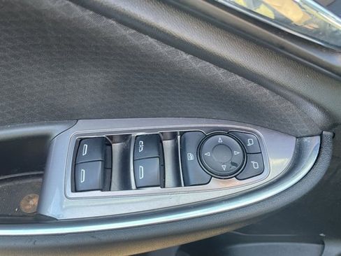 Used 2020 Chevrolet Malibu LT image 9