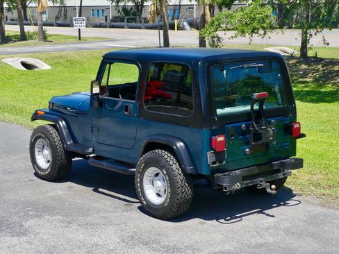Used 1995 Jeep Wrangler Rio Grande AWD/4WD image 15