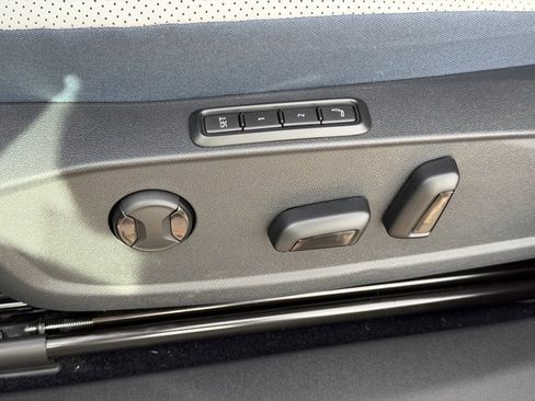 New 2025 Volkswagen ID.4 Pro S image 24