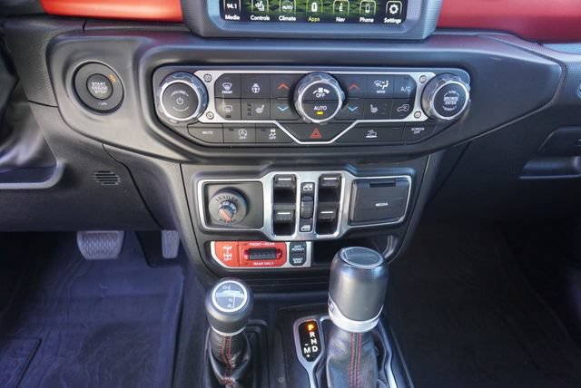 Used 2022 Jeep Gladiator Rubicon w/ LED Lighting Group AWD/4WD image 38