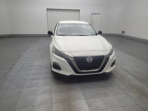 Used 2019 Nissan Altima 2.5 SR FWD image 14