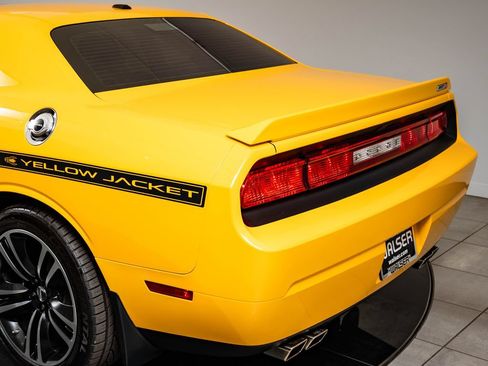 Used 2012 Dodge Challenger SRT8 Yellow Jacket w/ Premium Sound Group RWD image 19