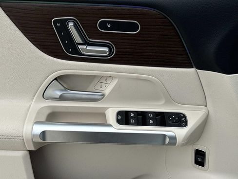 Used 2026 Mercedes-Benz GLB 250 image 20