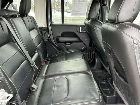 Used 2022 Jeep Wrangler Unlimited Sahara w/ Cold Weather Group image 11