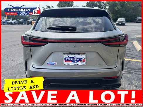 Used 2022 Lexus NX 250 FWD w/ Towing Package (2000 Lbs) image 4