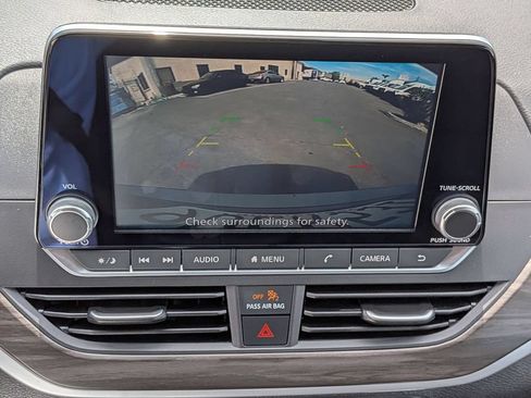 Used 2025 Nissan Altima 2.5 SV FWD image 22