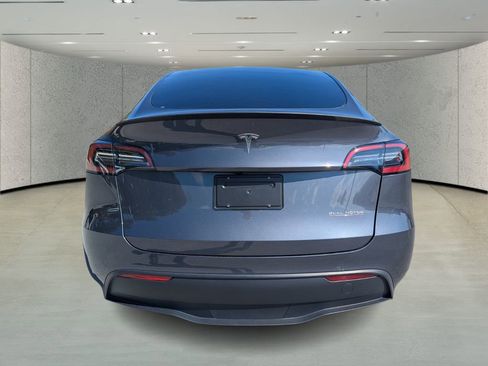Used 2023 Tesla Model Y Performance image 4