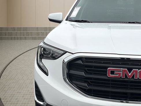 Used 2020 GMC Terrain SLE w/ Driver Convenience Package image 10
