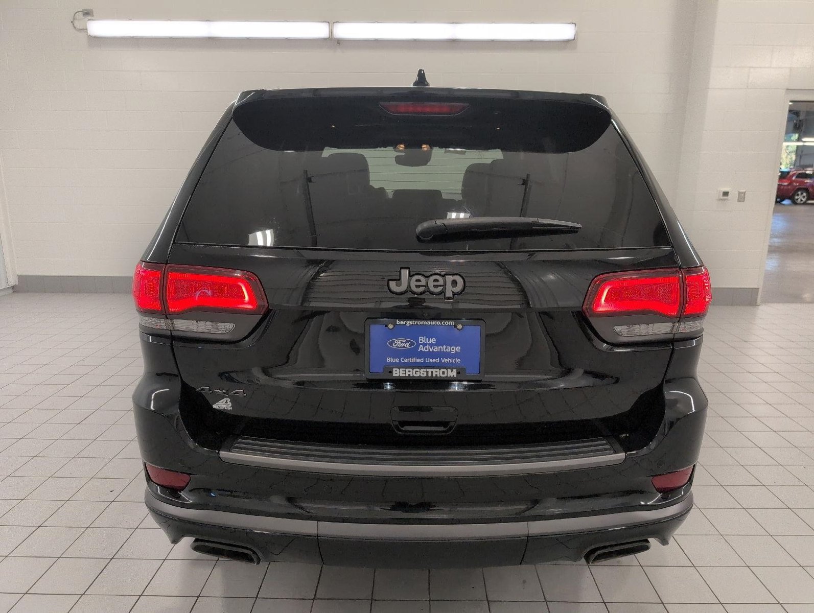 Used 2021 Jeep Grand Cherokee Overland AWD/4WD image 25
