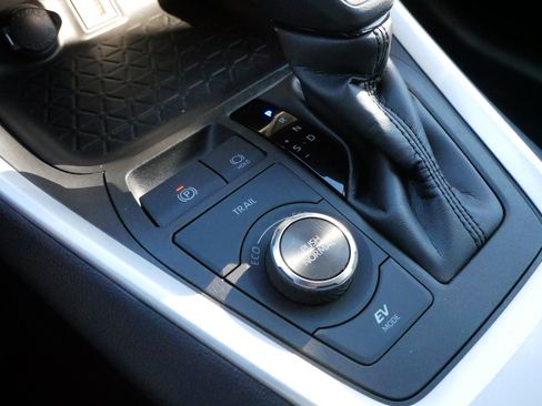 Certified 2024 Toyota RAV4 XLE image 29