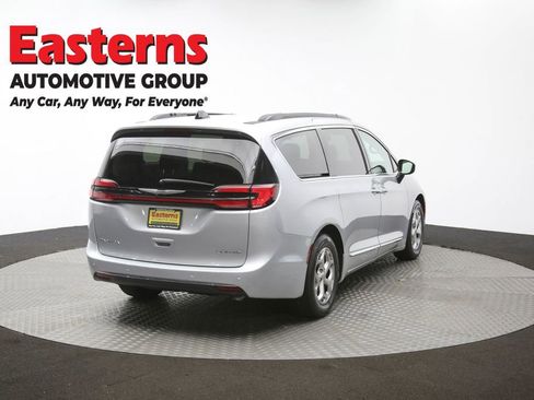 Used 2023 Chrysler Pacifica Limited image 62