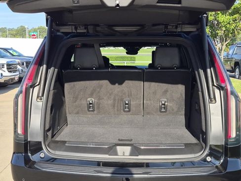 Certified 2023 Cadillac Escalade Sport Platinum w/ LPO, ONYX Package AWD/4WD image 8