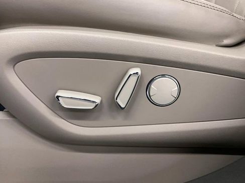 Used 2022 Lincoln Nautilus Reserve AWD/4WD image 40