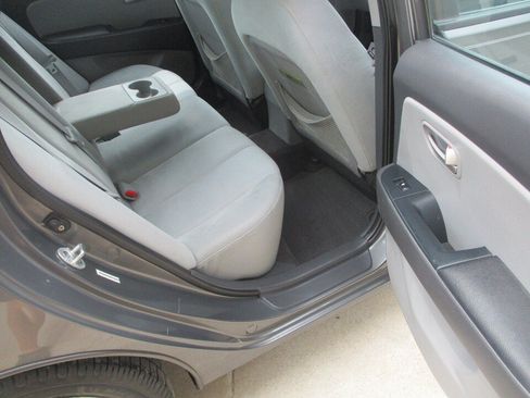 Used 2009 Hyundai Elantra SE FWD image 22