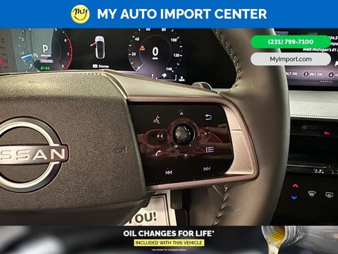 Used 2025 Nissan Murano SV AWD/4WD image 18