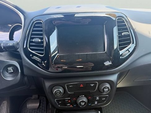 Used 2020 Jeep Compass Latitude AWD/4WD image 12