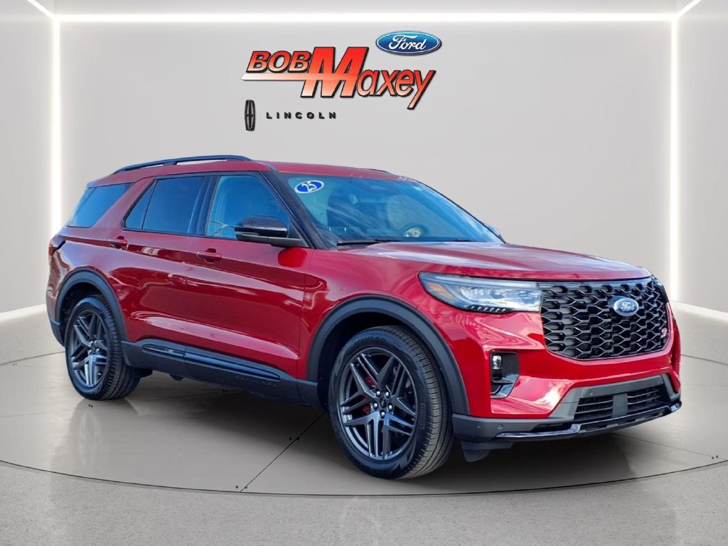 Used 2025 Ford Explorer ST AWD/4WD image 3