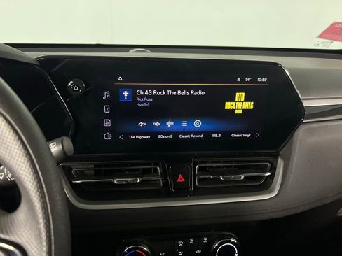 Used 2025 Chevrolet TrailBlazer LT image 17