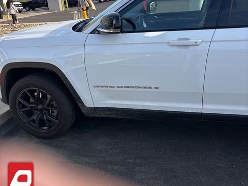 Used 2023 Jeep Grand Cherokee L Limited image 1