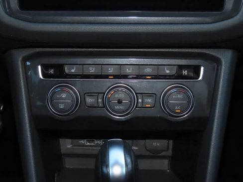 Used 2019 Volkswagen Tiguan SE image 21