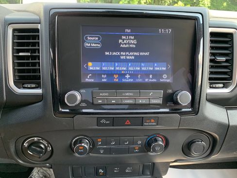 Used 2024 Nissan Frontier SV w/ Technology Package AWD/4WD image 12
